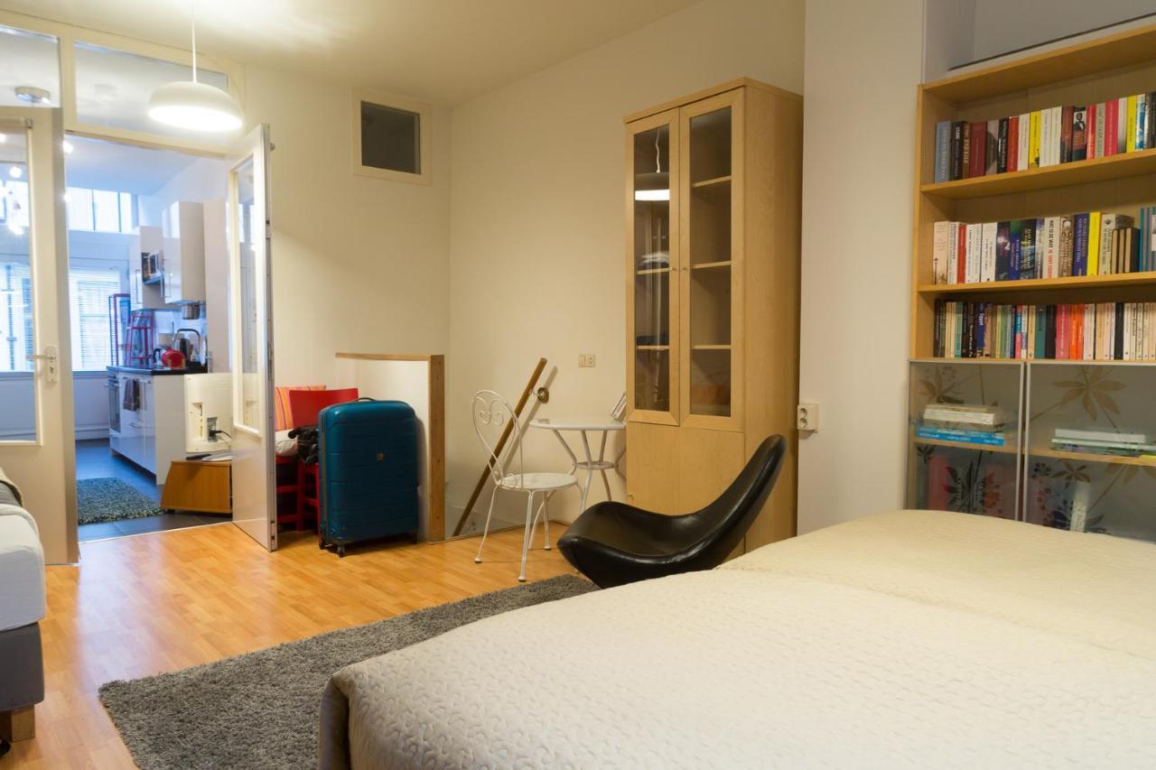 B&B Chez Cho Utrecht Exteriör bild